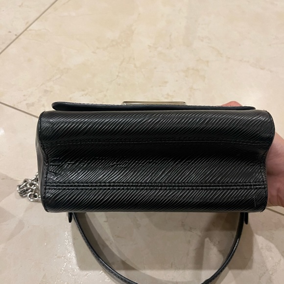 Authentic Louis Vuitton twist PM bag Black - Picture 2 of 4